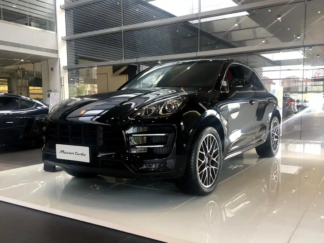 保时捷 macan turbo 黑外/黑红 现车优惠18个点