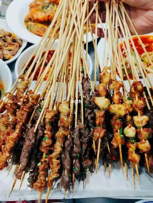 长沙最好吃的夜宵大排档被我找到了_夜宵_大排档_烤串_青口_花甲_北二