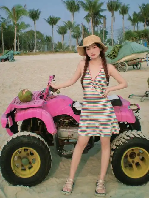 沙滩摩托美女:挑战极限的深海冒险