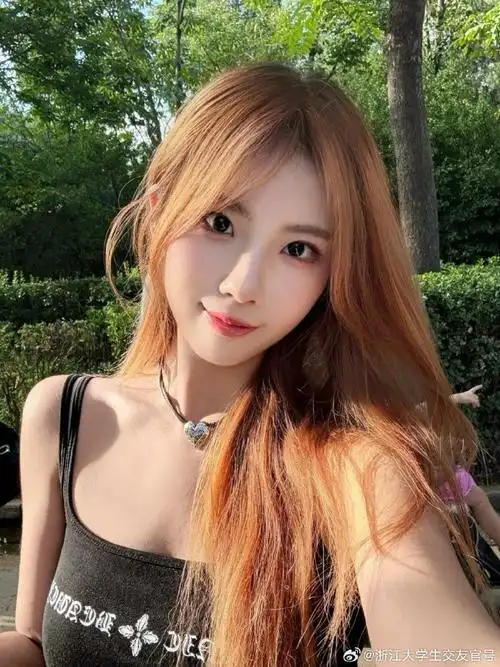 张有自己的照片 另一半的要求或者自我介绍)也可以直接扫小红书二维码