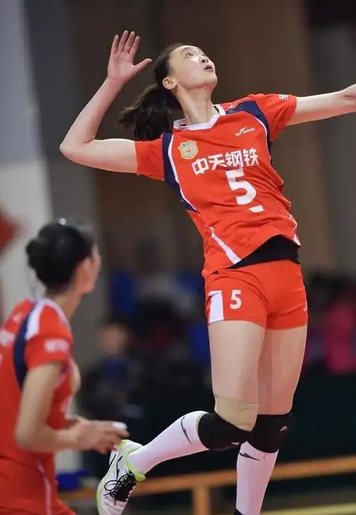 比赛和训练中的前中国女排美女队长,风采无人能及