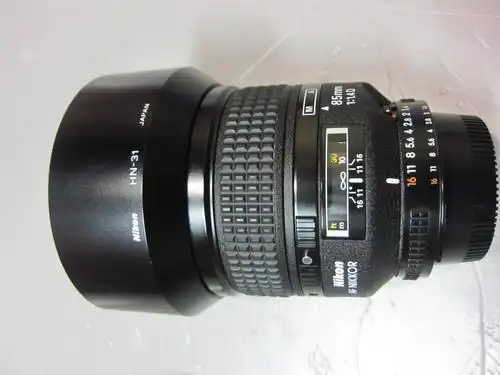99新 尼康 尼康85/1.4d 成色99新带原装遮光罩 带uv