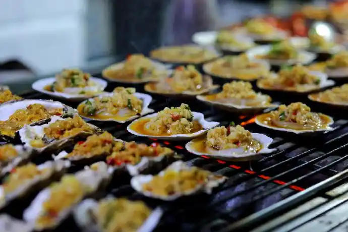 怀远夜市,点亮凤城的美食"地标"