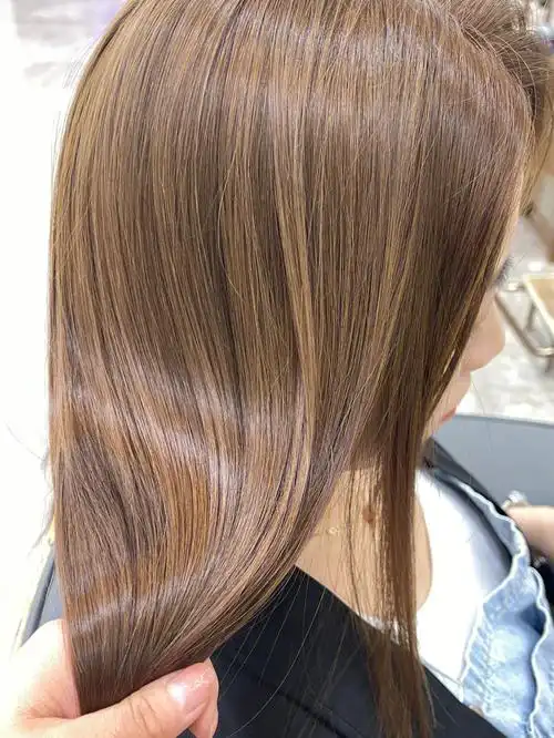 显白发色奶茶棕色