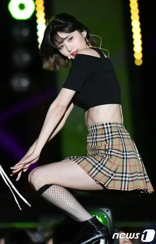 【图多持更】有没有身材很好但是很糊的泡菜女爱豆 .