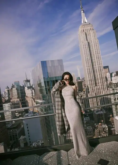 李冰冰超话##李冰冰波光云影大片##李冰冰时装周状态##李冰冰啃秀