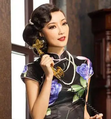 老上海滩发型[盘发]编辑:jane2018-04-16 女生的发型中,在复古造型上