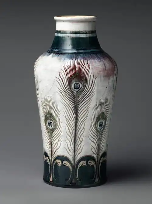 19世纪末的法国正值一场陶瓷艺术的复兴风潮,auguste与当时几位