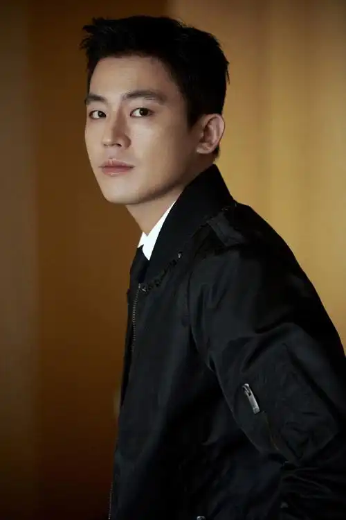 欧豪超话#电影满江红#黑白碰撞,变"换"莫测,于细微之处,寻破局之路.