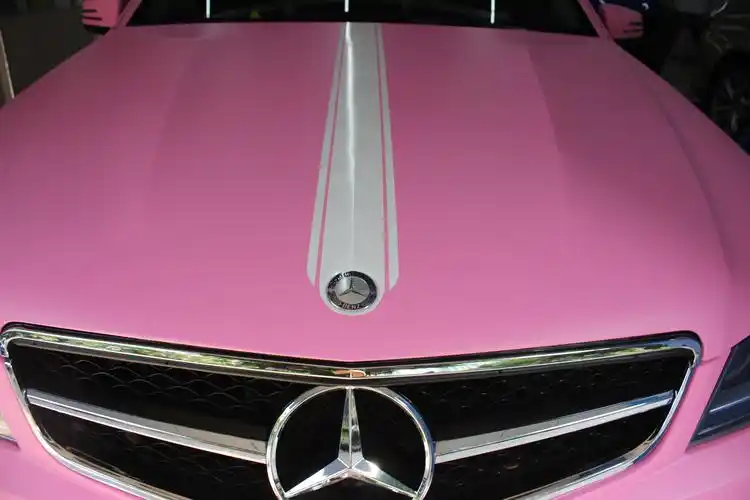 奔驰c级车身改色-电光金属樱花粉