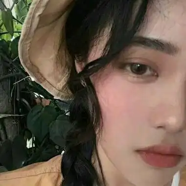 晨光:半脸女头qq女生头像