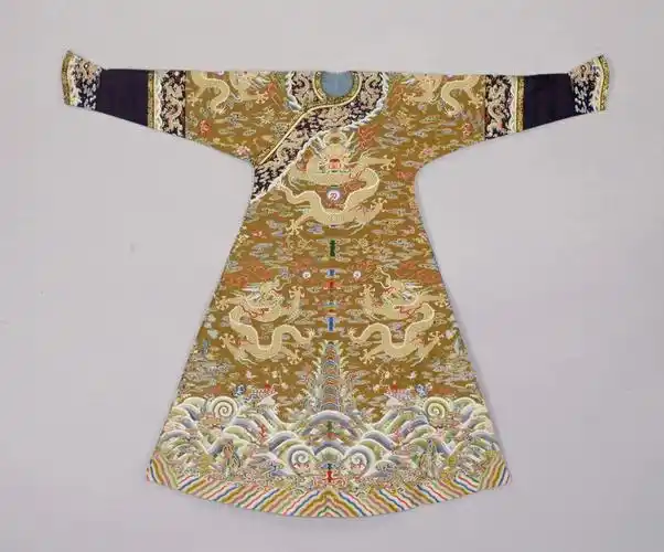 这几件清宫旧藏龙袍后宫妃子都想要