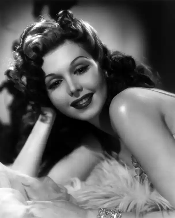 老照片:上世纪30-40年代那些惊艳了时光的好莱坞美女