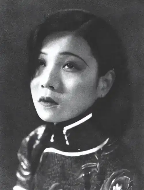 阮玲玉临终前凄凉丈夫掌掴喝下毒粥仅留两封绝笔信