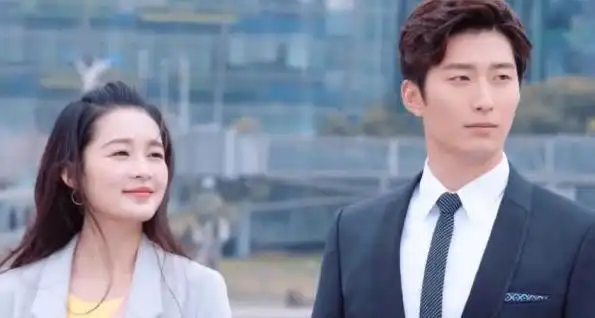 窦骁李沁互动窦骁李沁大几岁了