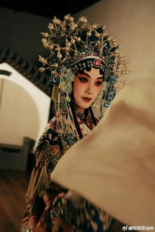 蓝盈莹京剧青衣扮相#蓝盈莹京剧青衣扮相太美了,传统艺术的美感障现