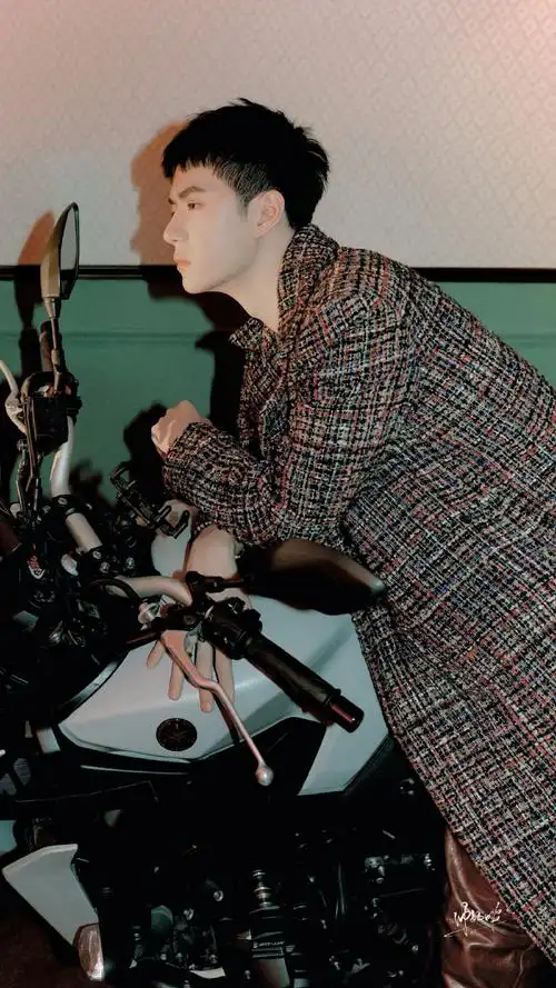 王一博嘉人now五连封