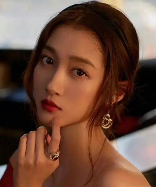 关晓彤的色彩驾驭力##关晓彤怼脸自拍照