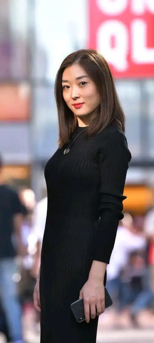 黑色针织长裙适合30的女性优雅知性成熟稳重轻松拿捏轻熟风