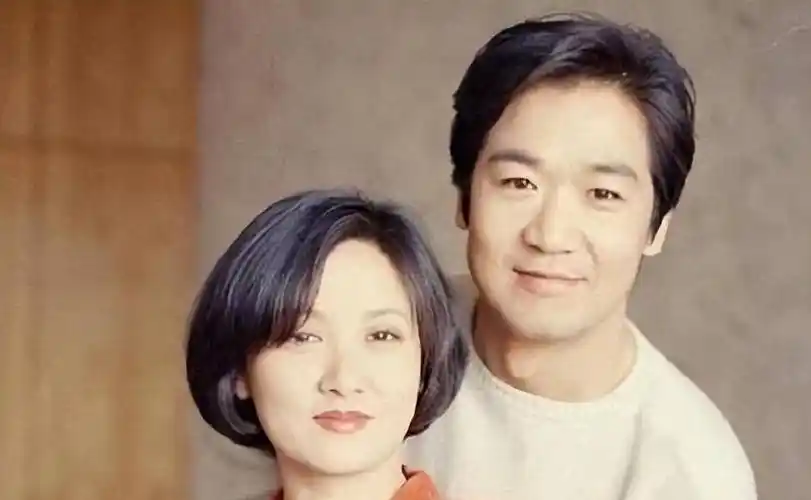 她是张国立的前妻,离婚后一直单身,儿子是她一生最大的愧疚_张默