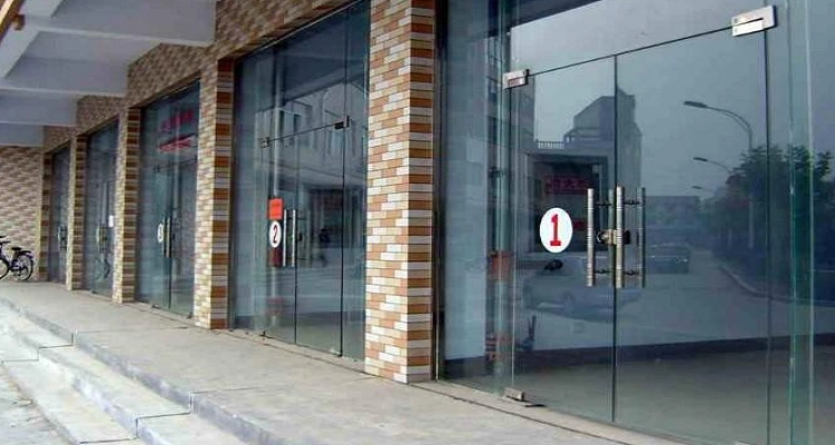 地弹簧玻璃门安装