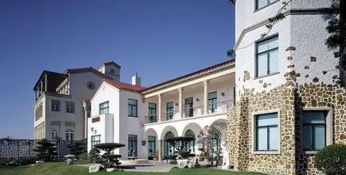 听说明星也租房但是我们不一样他们租房并不是因为穷