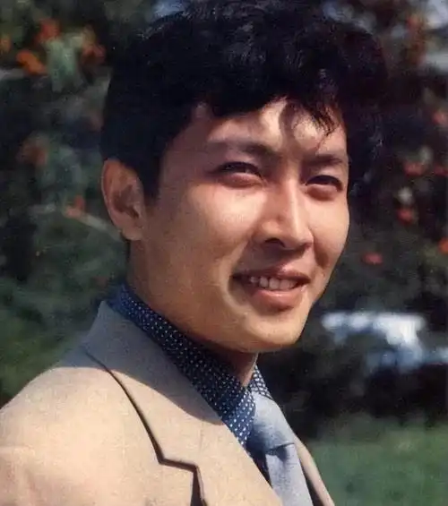 回顾一级演员唐国强妻子去世后转身娶小12岁女演员如今怎样了