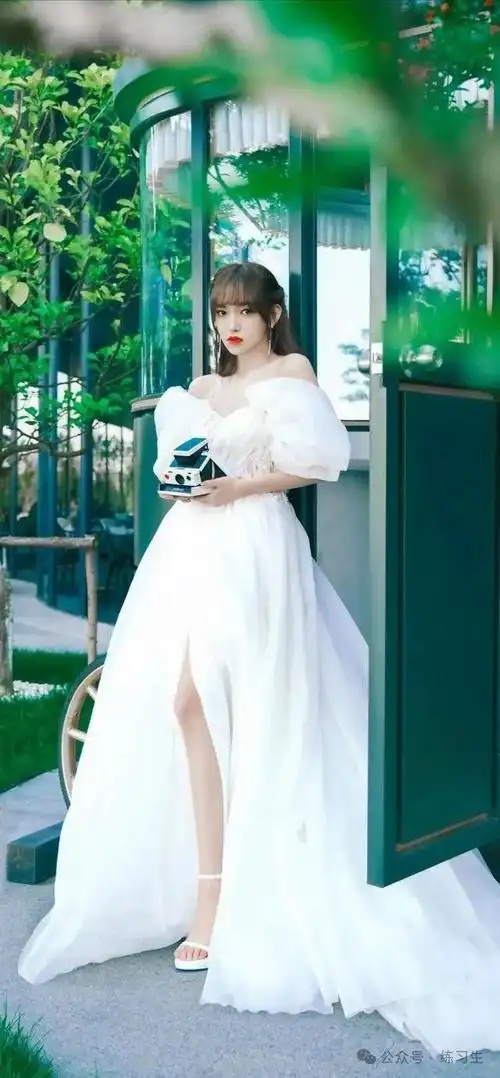 "人间芭比"的程潇,出道前曾两次被星探挖掘,她凭什么呢