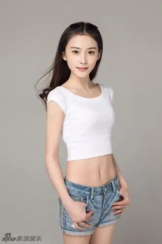 新浪娱乐讯 近日,演员王嵛曝光了一组清新写真.