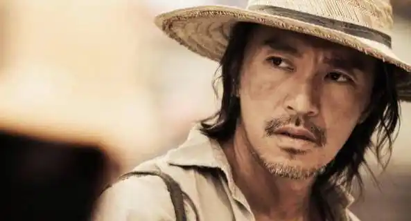 周星驰现身庭审现场,一路微笑神情轻松,并透露新电影计划_作品_事情