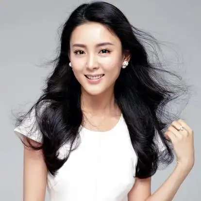 小刘佳,1984年2月29日出生于天津市,毕业于中央戏剧