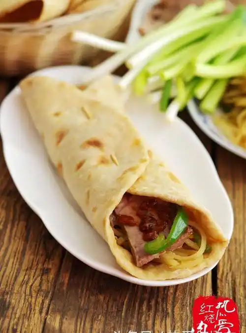 这才是猪头肉最美味的吃法,好吃不腻吃了还想吃!_剂子_小葱_炒土豆丝