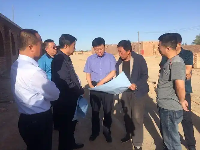 图片新闻 5月28日,县长丁国华深入罗文皂镇和王官屯镇,督导调研行政村