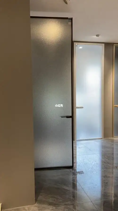 浴室柜,马桶05距门太近94,磨砂玻璃透影的尴尬……这款4 4香梨