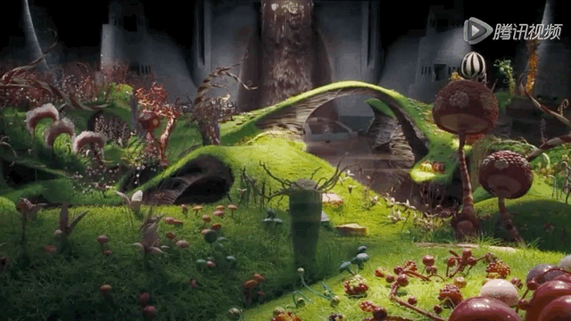 ▼2005 年这个原作被蒂姆·伯顿拍成了电影,演出巧克力工厂主人威利