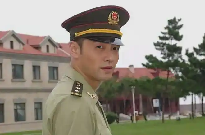 演员王策:从高富帅沦为爸爸专业户,他虽不火但却靠脸打下一片天_网易