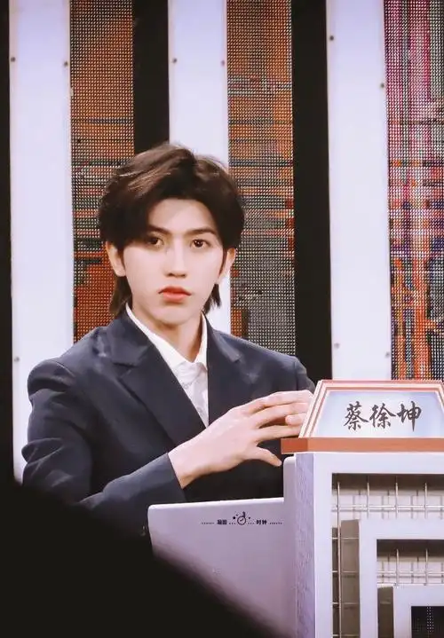 蔡徐坤新歌spotlight##原创音乐制作人蔡徐坤