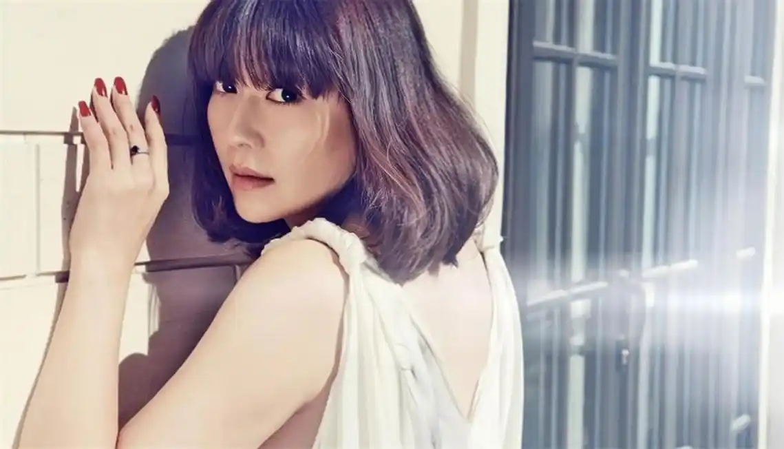 回顾陈坚红名模出身身价过亿嫁浪子王志文受尽欺负也不放弃