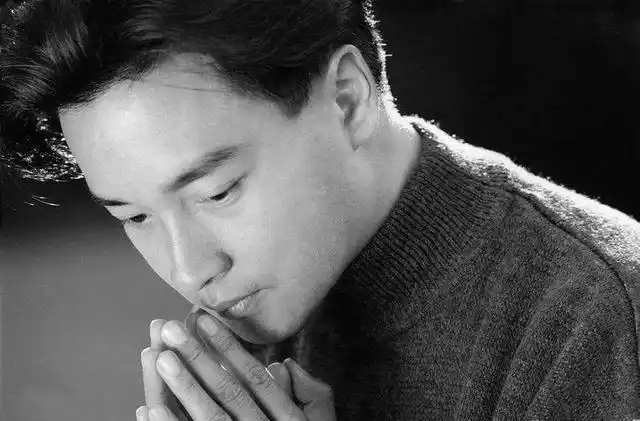 白龙王曾说张国荣这个人骨头轻命薄