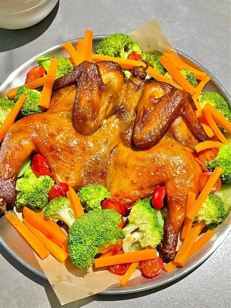 95肉嫩多汁7515圣诞必备美食90奥尔良烤全鸡配时蔬 - 抖音