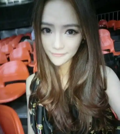 武大女神真人幻灭 网红女神素颜坑爹全靠ps(组图)