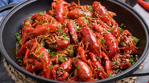 大厨教你"麻辣小龙虾"的正宗做法,麻辣入味光看着都流口水了