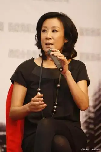 苏小明凭《军港之夜》爆红,赴法深造转型为演员,喜欢慢节奏生活