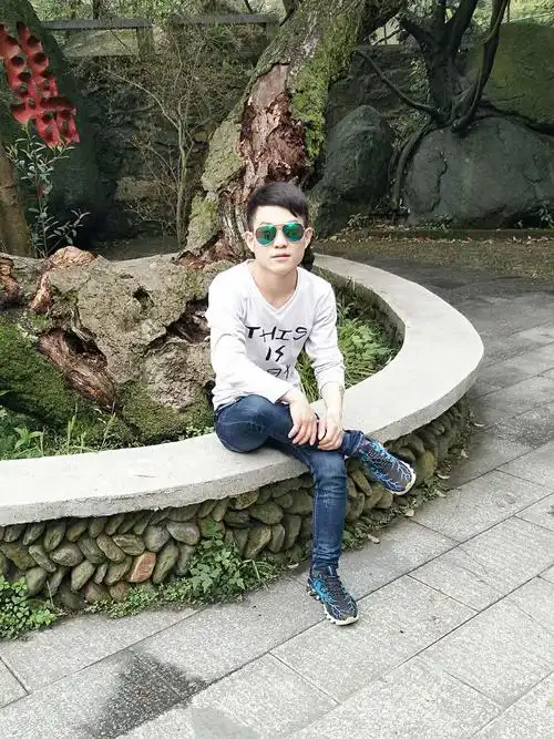 【帅男秀场】曙尊23岁双子座私营管理