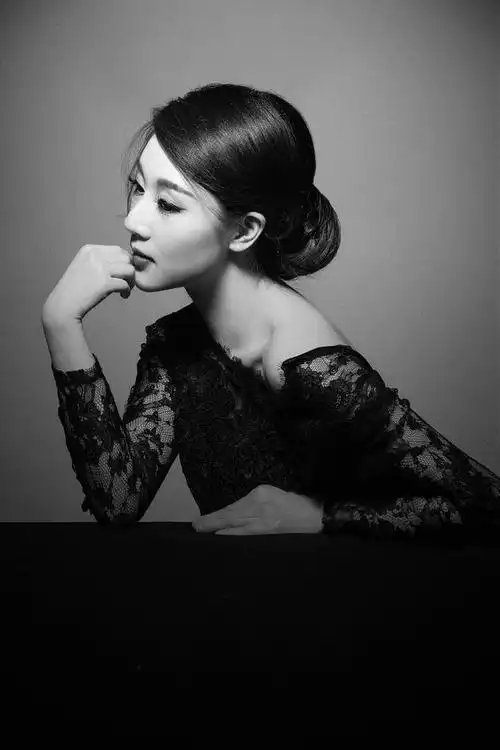 罗艳芳月光致敬李白贝多芬意境悠远获赞