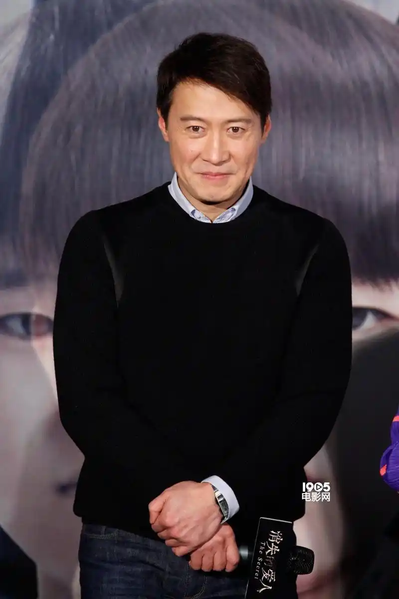 终于生了!51岁黎明宣布黎明嫂产下女婴,激动大呼好幸福!