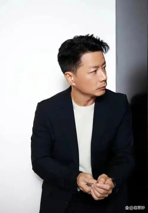 段奕宏:娶小师妹王瑾陪他从无到有,49岁无儿无女