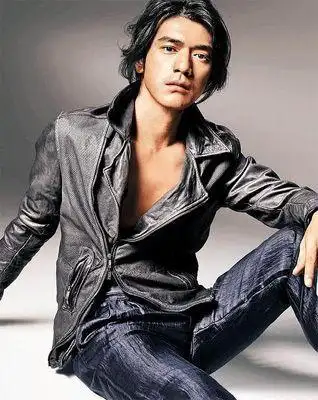 金城武最新时装写真秀粗犷男人味