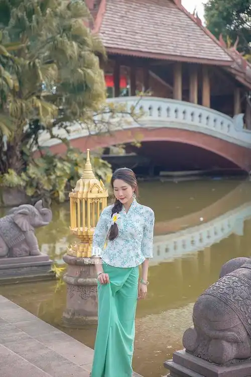 哆哩傣 西双版纳傣族服饰名族风日常装套装女影楼拍照酒店迎宾