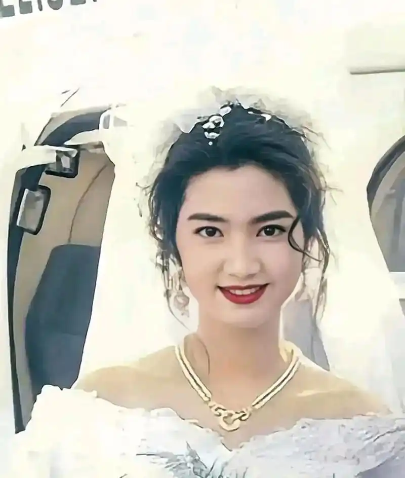 洪欣年轻时候的老照片,美艳得不可方物